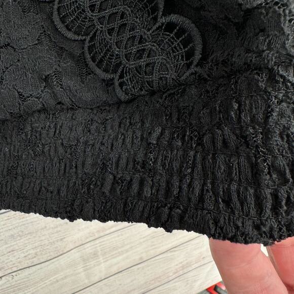 Torrid Stretch Lace Surplice Crop Top‎ Women's Size 4X Black - Picture 7 of 14